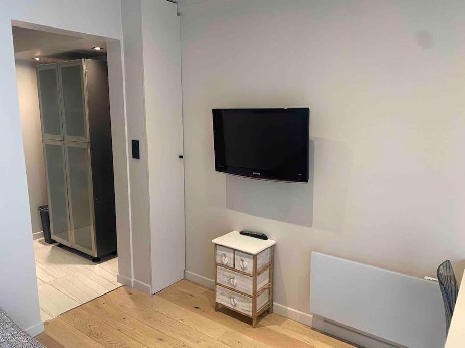 Studio Equipe En Rez De Jardin Villeurbanne Kültér fotó