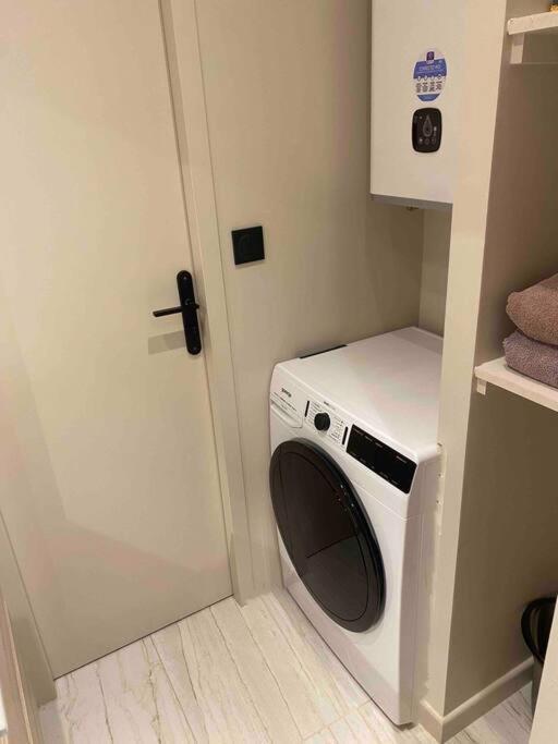Studio Equipe En Rez De Jardin Villeurbanne Kültér fotó